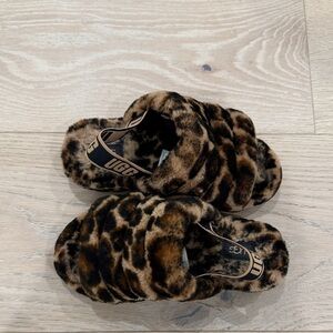 UGG Brown Leopard Fuzzy Slides, women’s size 6 gently worn, super cozy!!